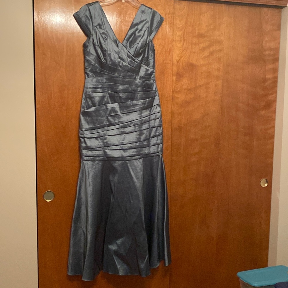 Beautiful taffeta blue grey dress. Very flattering!